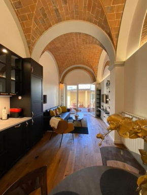 Chic Florence Retreat City Gem